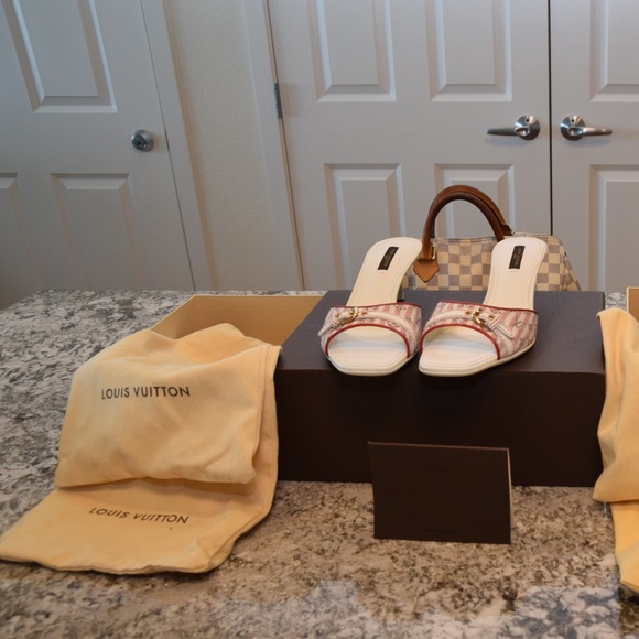 Louis Vuitton Monogram Kitten heel - Picture 4 of 4